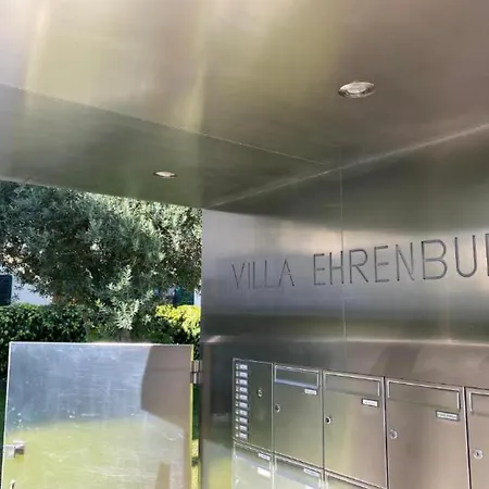 Angie's Ehrenburg * メラーノ